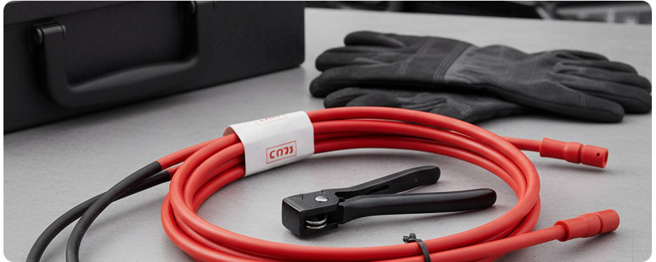 وسایل مرد نیاز تعویض وایر شمع ماشین